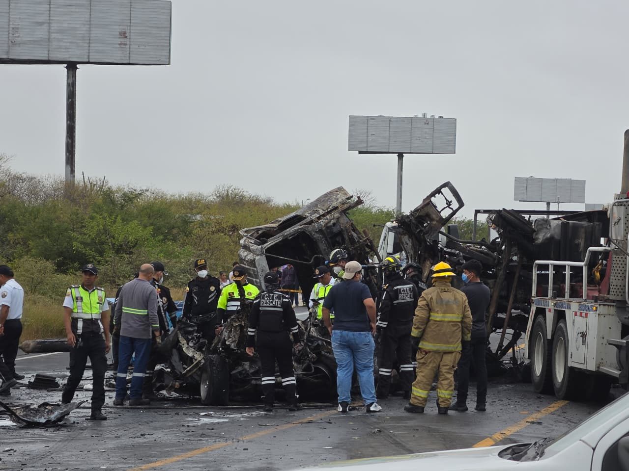 Tragedia vial en Zapotal deja diez fallecidos: el costo humano del colapso en las carreteras ecuatorianas
