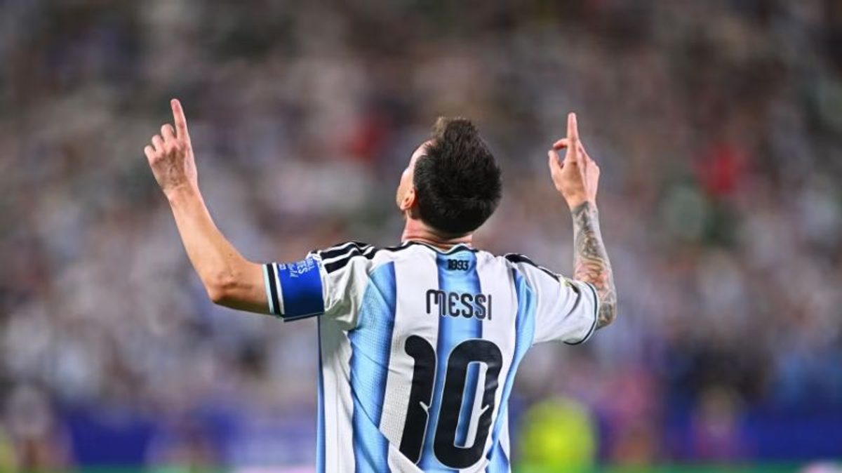 Lionel Messi envía un mensaje con su triplete y confirma su reinado absoluto en el escenario global