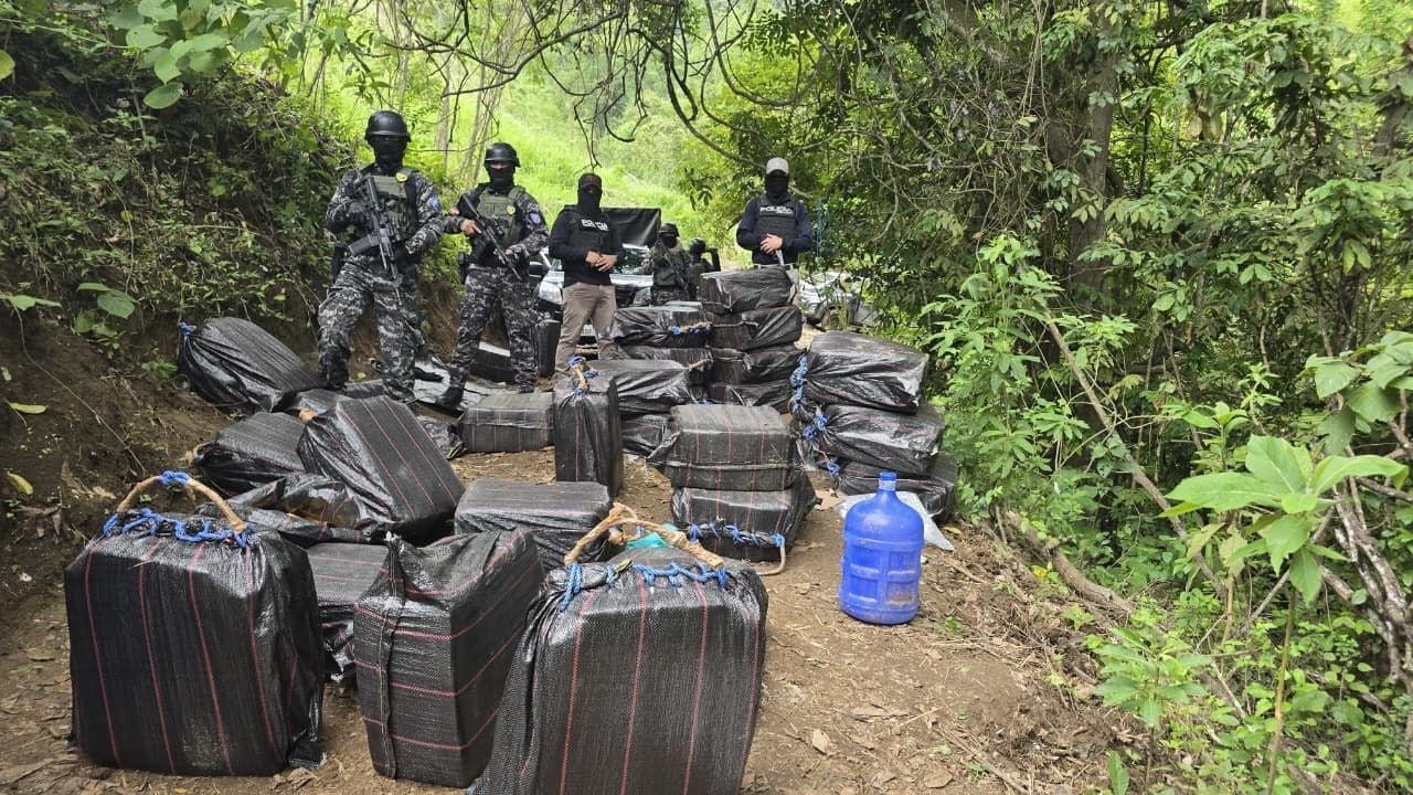 Policía e HSI desarticulan red tras incautar dos toneladas de cocaína en Jama, Manabí