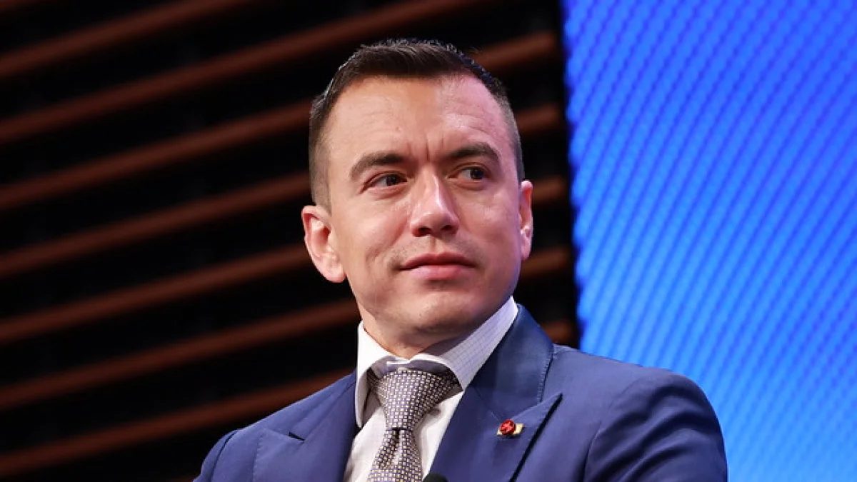 Daniel Noboa viaja a Nueva York sin usar avión presidencial para fortalecer la alianza con EE.UU.