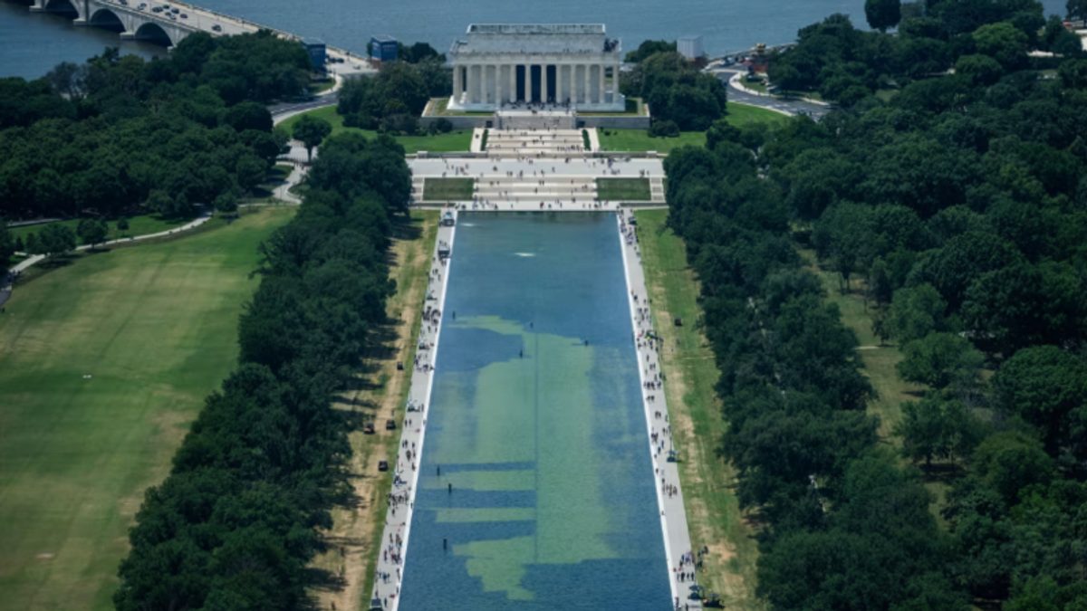 Trump exige drenar el estanque del Monumento a Lincoln tras nuevos actos vandálicos