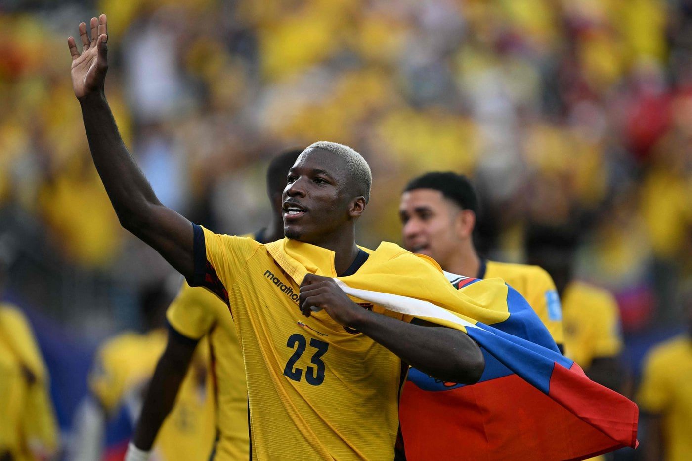 Enner Valencia entrega el mando de La Tri a Moisés Caicedo en un hito histórico