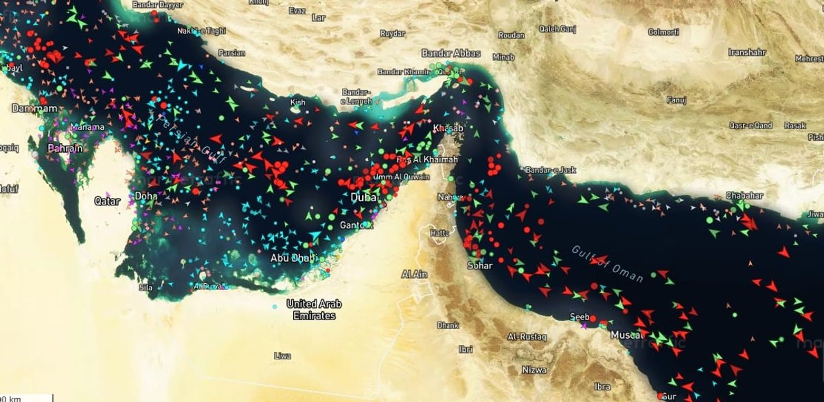 Irán advierte a la navegación global en el Estrecho de Ormuz y tensa un punto crítico del comercio