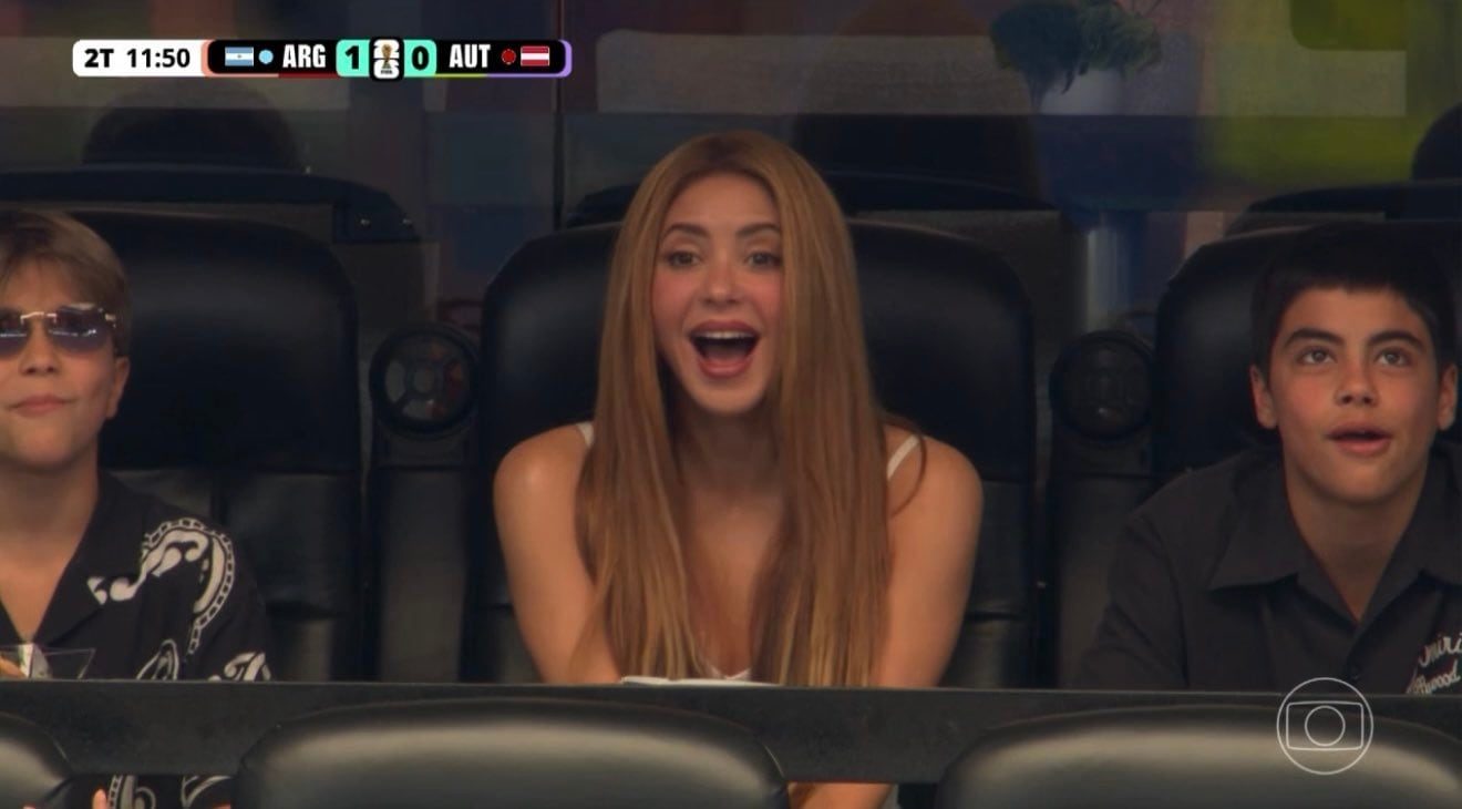 Shakira asiste al partido de Argentina contra Austria y rinde tributo público a Lionel Messi