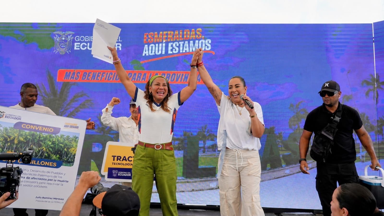 Movimiento ADN oficializa precandidatos Roberta Zamora y Julia Angulo en Esmeraldas rumbo 2027