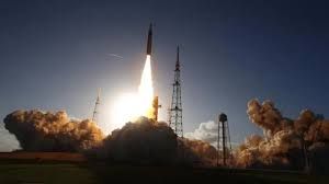 NASA lanza Artemis II: Cohete SLS con cuatro astronautas rumbo a la Luna