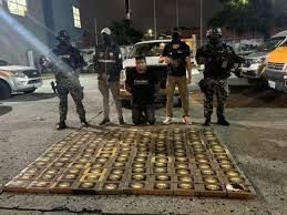 Policía incauta 126 kilos de cocaína ocultos en un camión en Pascuales: claves de un operativo estratégico