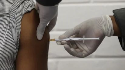 El Gobierno de Noboa asegura USD 62 millones para 23,6 millones de dosis de vacunas en 2026