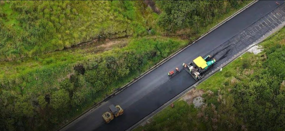 La rehabilitación de la vía Guayaquil-Riobamba avanza al 20% impulsando el desarrollo económico