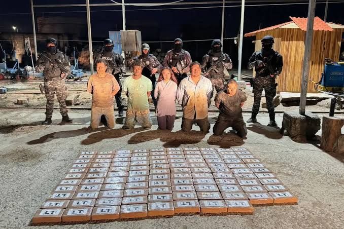 Operativo en Montecristi interrumpe red de narcotráfico con 127 kilos de cocaína