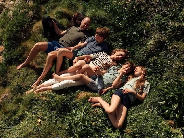 Kate Middleton y el príncipe William celebran 15 años de matrimonio con una nueva foto familiar