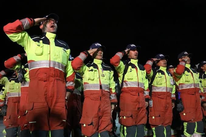 Bomberos de Quito explican por qué su misión humanitaria en Venezuela duró siete días