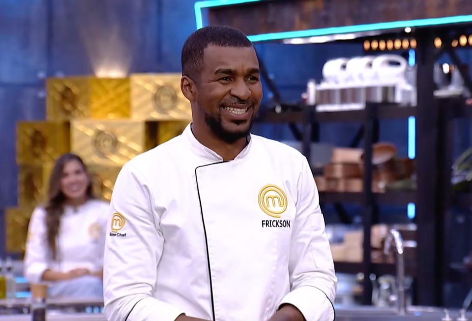 Frickson Erazo se consolida como el primer semifinalista de MasterChef Celebrity Ecuador 3