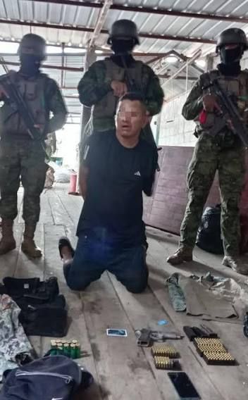 El Ejército captura a 'El Chueco', líder de Sao Box en Machala, en operación contra el crimen