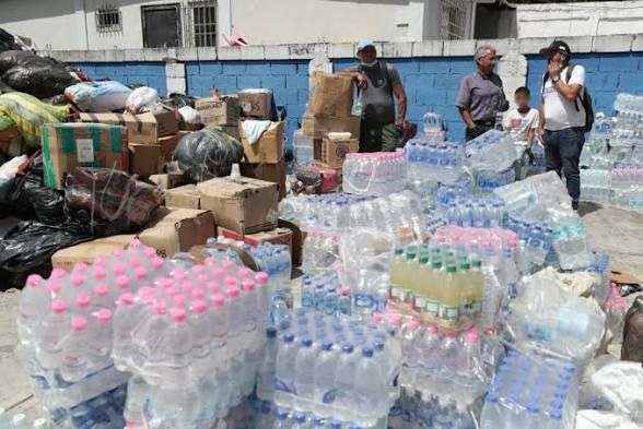 La respuesta comunitaria ante el desastre natural simboliza esperanza y resiliencia ciudadana