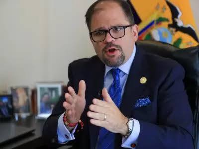 El ministro Reimberg revela que el narco movilizó $400 millones en Ecuador entre 2021 y 2026