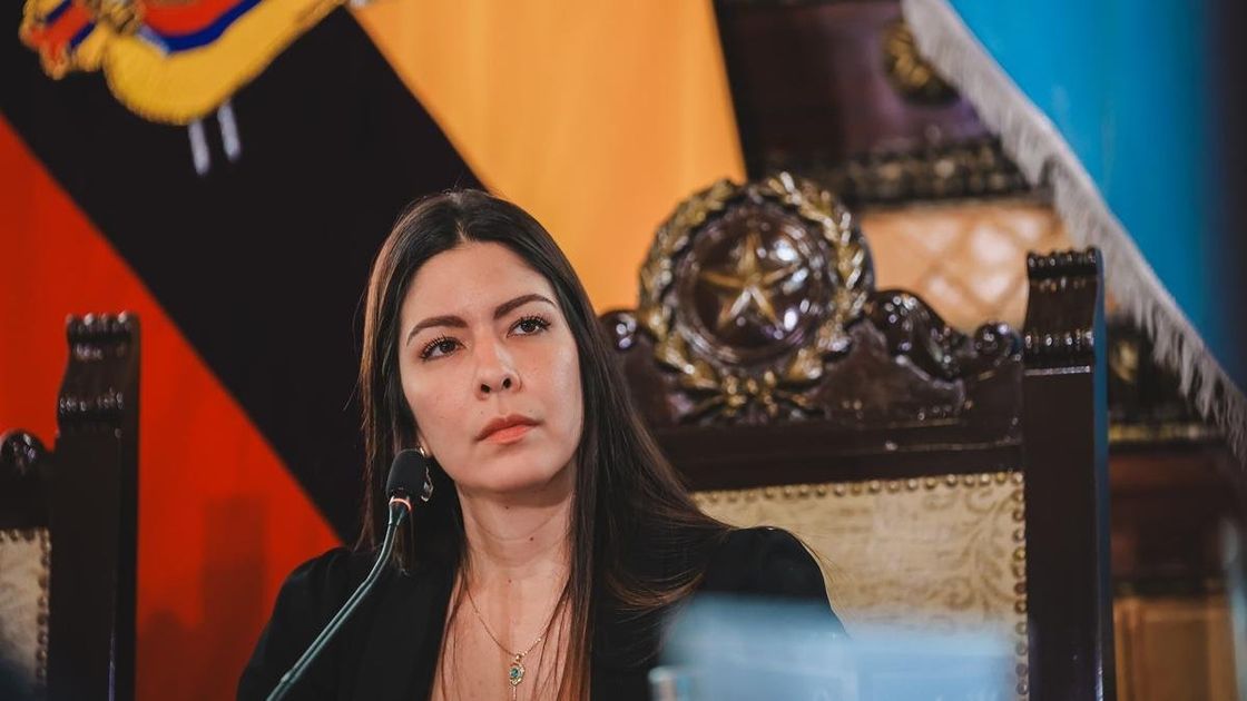 Tatiana Coronel descarta alza de pasajes en Guayaquil y traslada la decisión al Concejo Cantonal