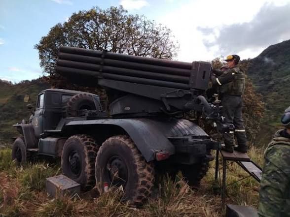 Ejército ecuatoriano despliega morteros y lanzacohetes BM-21 contra la minería ilegal en Imbabura