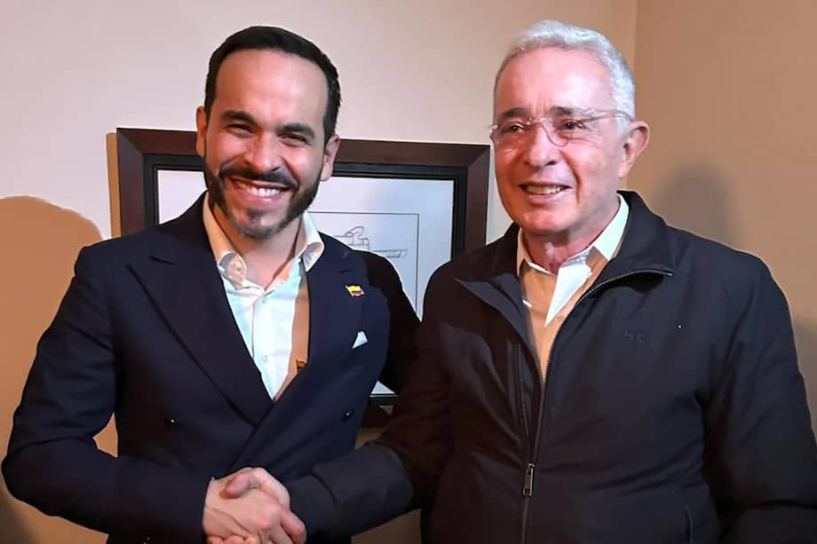 Álvaro Uribe impulsa a Abelardo de la Espriella en Colombia bajo la consigna de derrotar al terrorismo