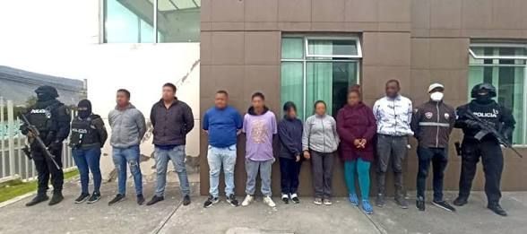 Desmantelan red de 'Los Lobos' y falsificación vehicular en Guayaquil: un golpe estratégico al crimen organizado