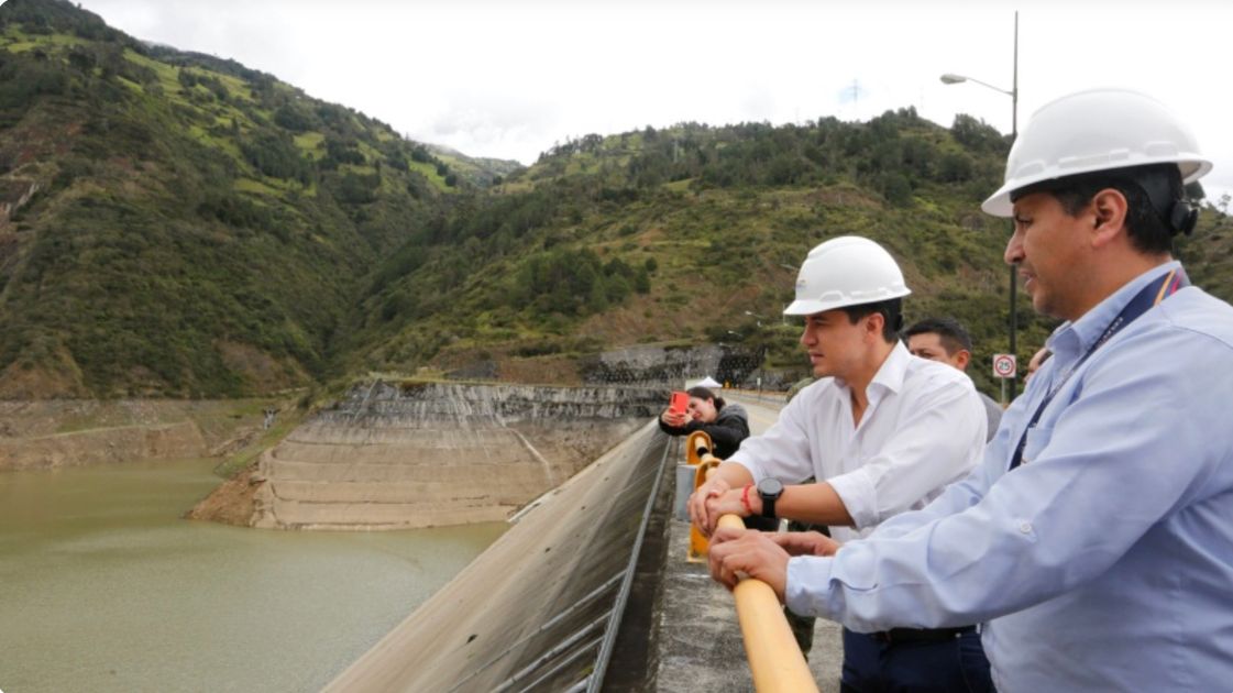 Daniel Noboa confirma reservas estratégicas de agua para garantizar la energía eléctrica en Ecuador
