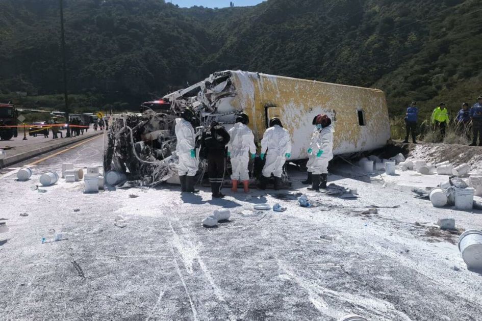 Choque mortal en Guayllabamba deja dos muertos y paraliza la Panamericana Norte