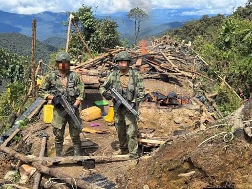 Fuerzas Armadas desmantelan 67 campamentos de minería ilegal en el Parque Nacional Podocarpus