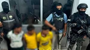 Policía captura a tres sospechosos del triple sicariato en Santa Lucía, entre ellos dos menores de edad