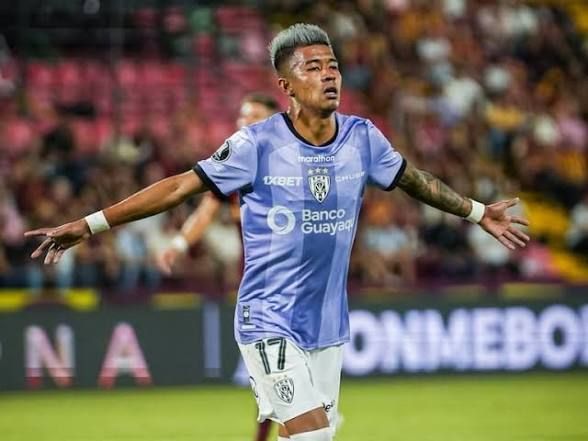 Independiente del Valle extendió su racha de 15 victorias con remontada dramática