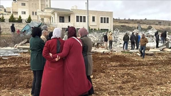 Colonos israelíes atacan e incendian viviendas palestinas en una escalada que desafía al derecho internacional