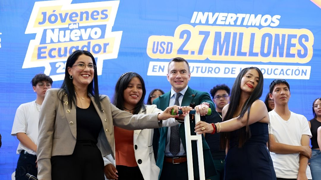 Noboa lanza programa de becas para migrantes: una apuesta por el capital humano desde Nueva York