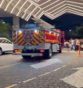 Conato de incendio en UEES: Bomberos controlan emergencia en Samborondón