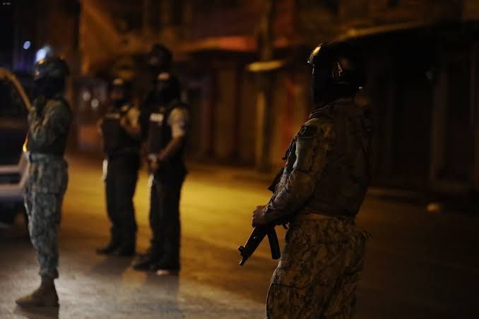 Corte Constitucional avala el toque de queda en cuatro provincias y refuerza la estrategia de seguridad de Noboa