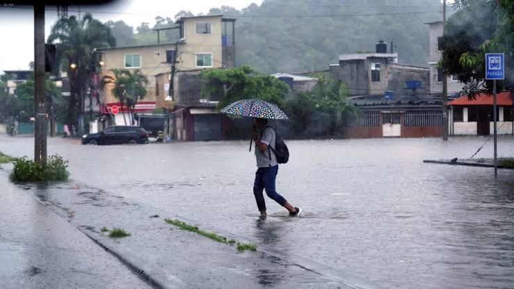 Alerta del Inamhi: lluvias intensas cubren Ecuador hasta el 15 de junio