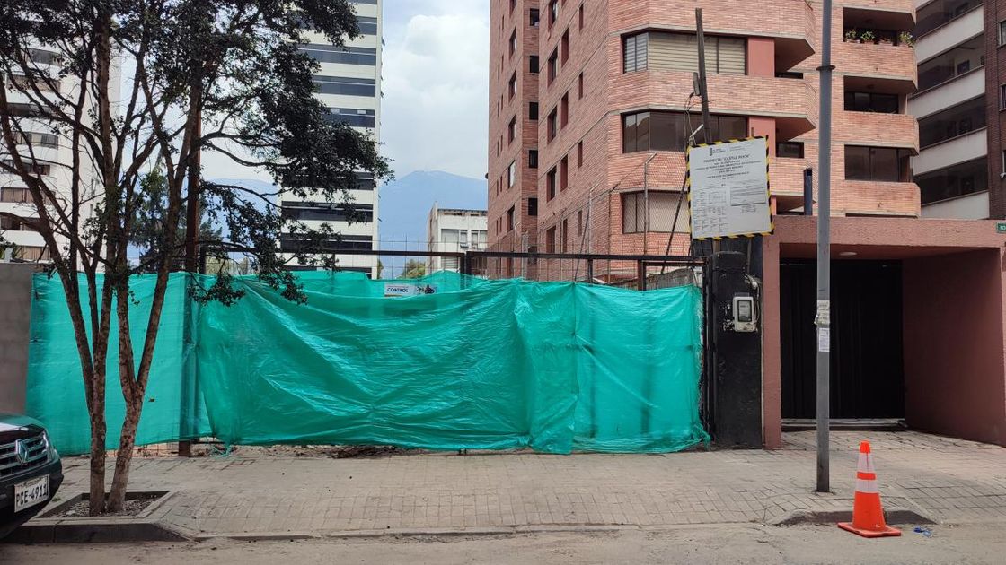 Municipio de Quito impone multa de USD 123.000 a constructora por edificios sin permisos en La Carolina