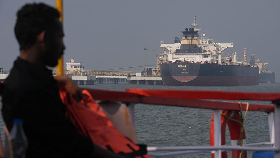 Tensión en Medio Oriente se agudiza con ataque al buque comercial en Estrecho de Ormuz