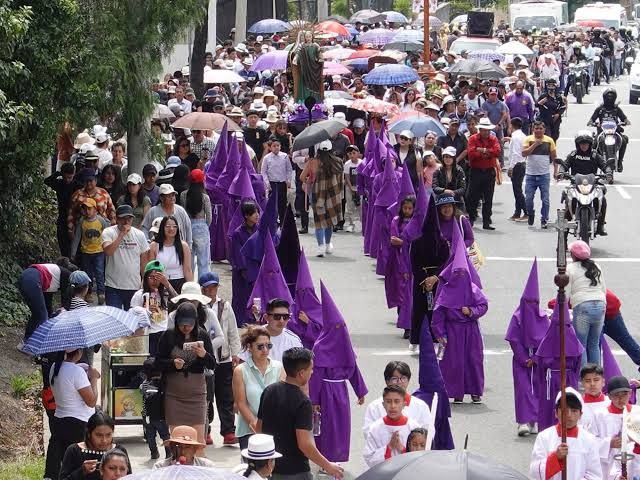 Noboa reduce IVA a servicios turísticos durante Semana Santa: Impulso al sector ante la temporada alta