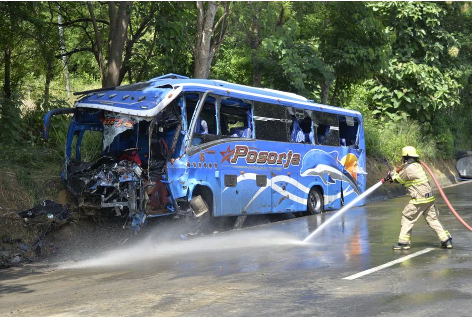 Trágico accidente en la vía a la Costa deja múltiples heridos