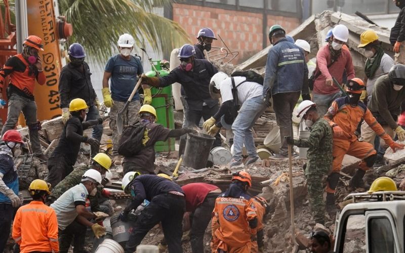 Colombia eleva a 312 muertos tras terremoto de magnitud 7,4